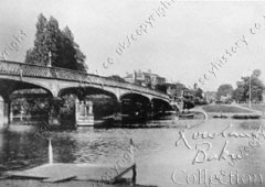 Third Hampton Court Bridge