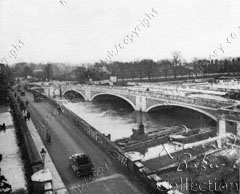 Hampton Court Bridges